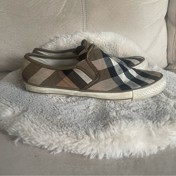 Burberry Slip On Loafers - Picture 11 of 13